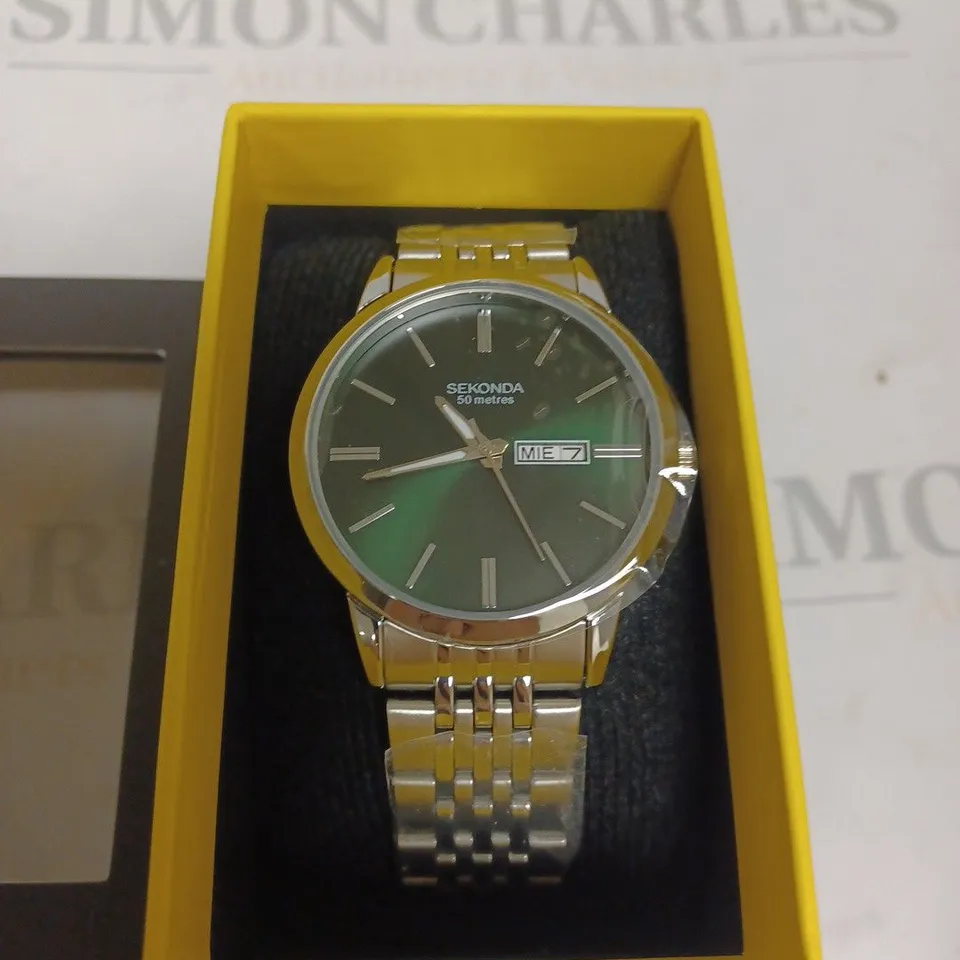 BOXED SEKONDA SILVER STEEL WATCH WITH GREEN FACE