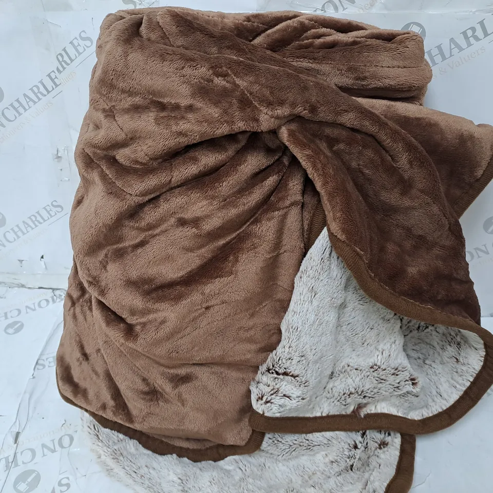 COZEE HOME LUXURY HEATED THROW - NEUTRAL