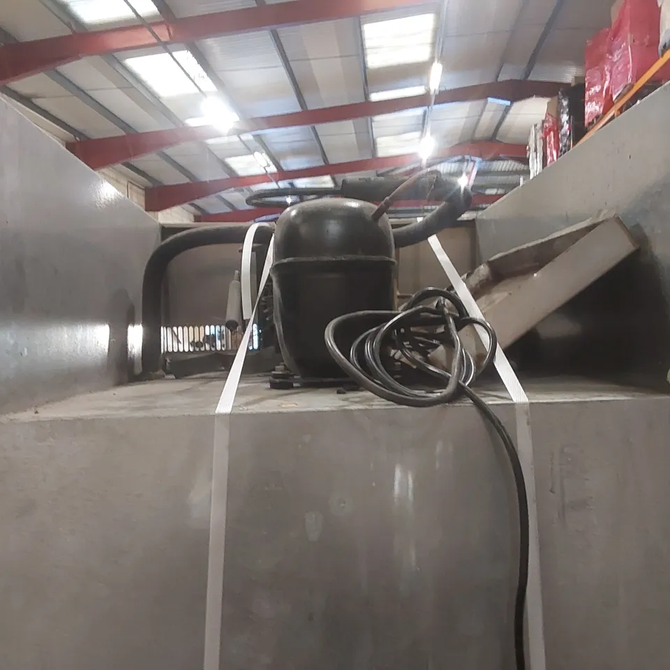 GRAM COMMERCIAL UPRIGHT FREEZER