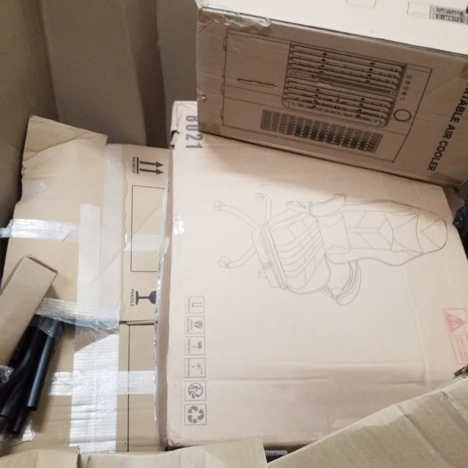 PALLET CONTAINING ASSORTED PRODUCTS INCLUDING AIR COOLER, SAFETY GATE, 4 STEP ANTI-SHIP LADDER, RACING CHAIR & LADDER EXTENDER 