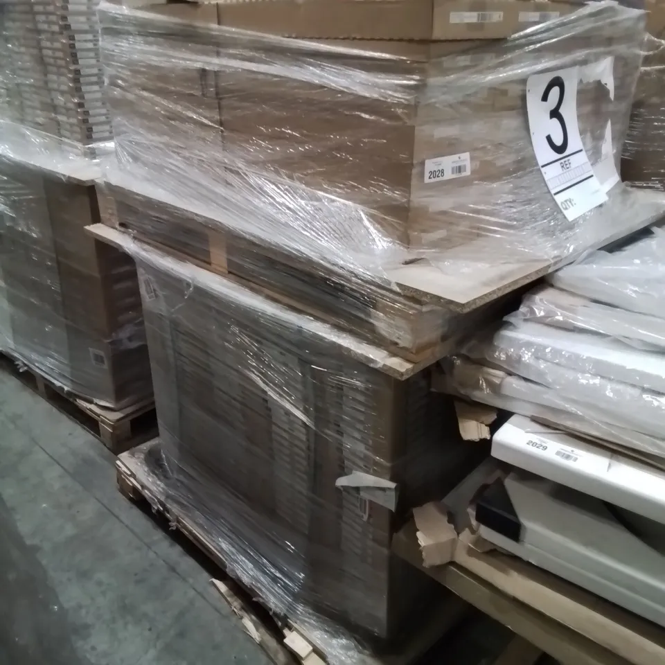 PALLET OF BRAND NEW ITEMS TO INCLUDE: 56 X PACK OF GLOSS CASHMERE NARROW DRAWER FRONTS, 102 X CURVED DOOR FILLER HOGH GLOSS SLAB 426096