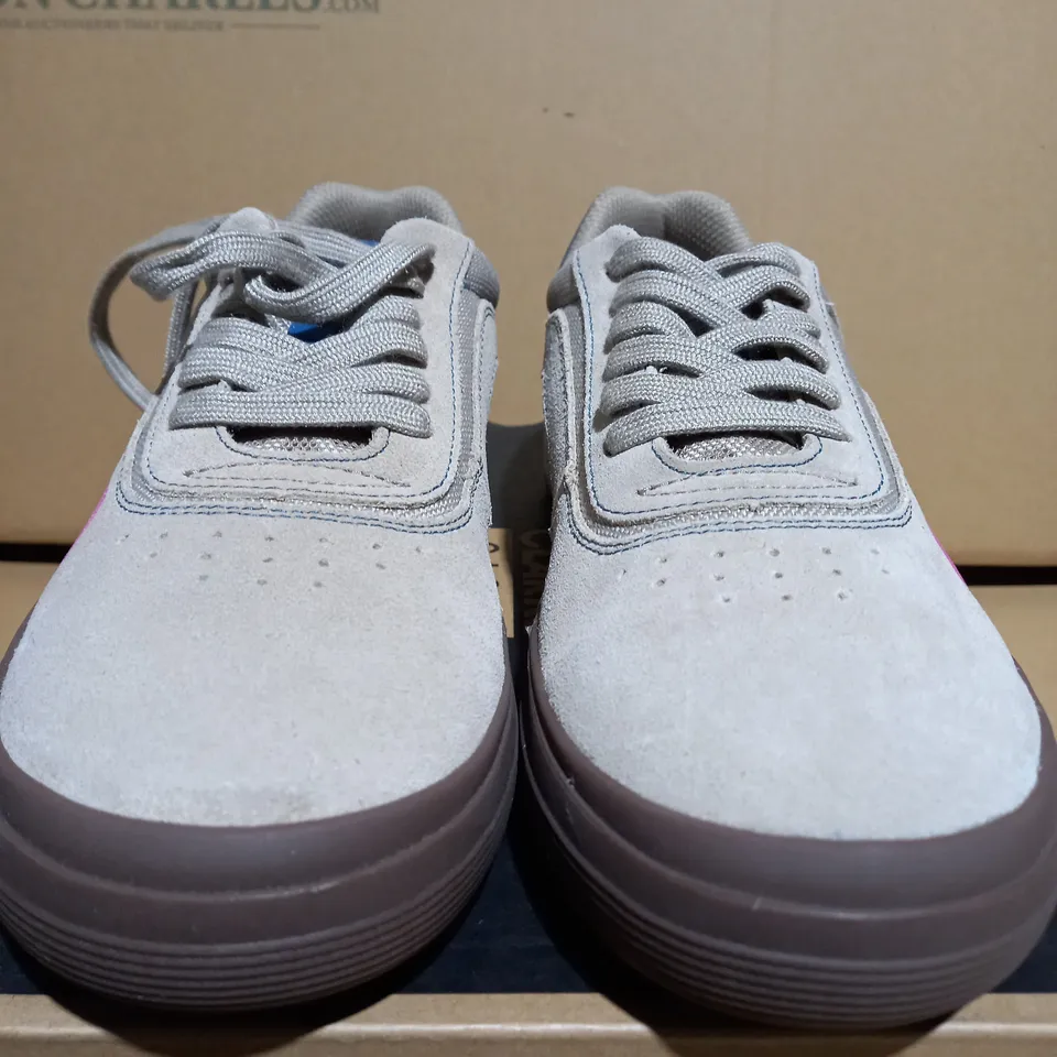 CLARKS F FIT CICA LACE TRAINERS - SIZE 5.5 