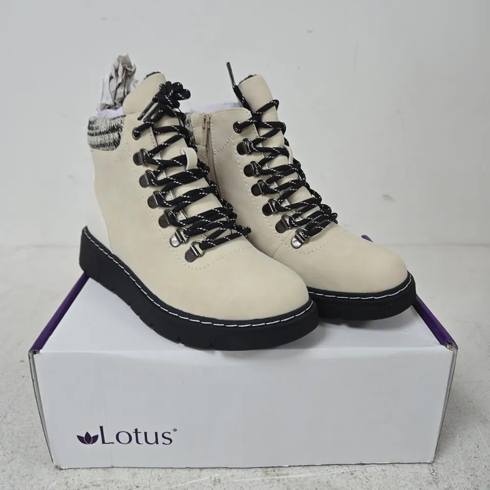 LOTUS MYRTLE WINTER WHITE BOOTS, UK 5 