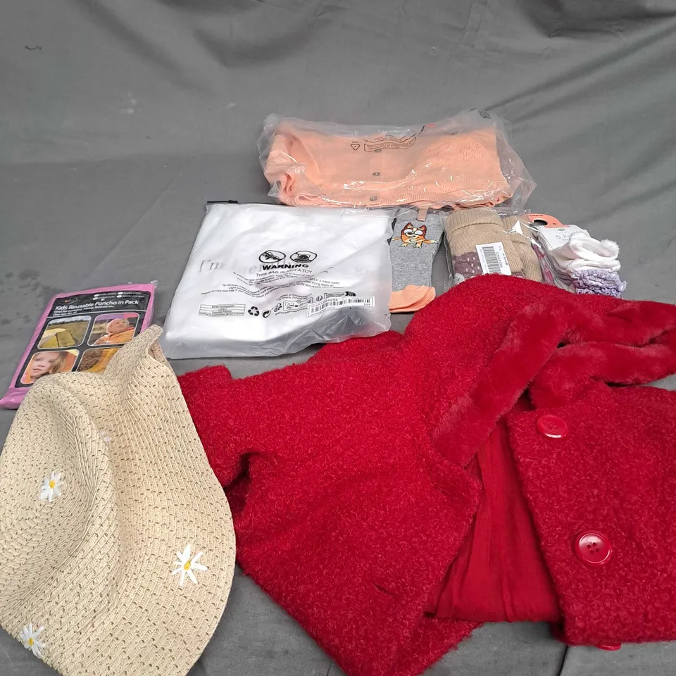 BOX OF APPROX 30 ASSORTED KIDS CLOTHING ITEMS TO INCLUDE - SOCKS , HAT , GLOVES ETC