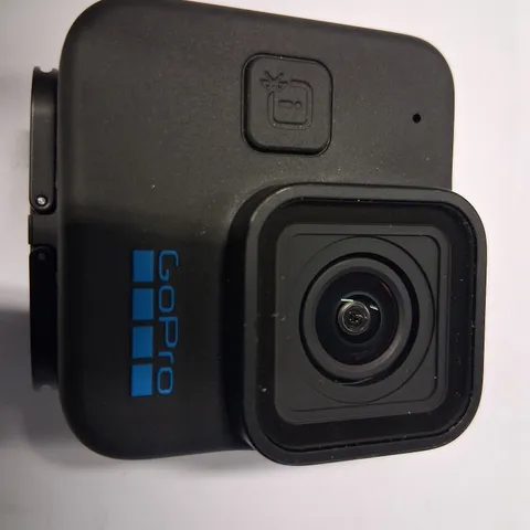 GO PRO 11 BLACK MINI