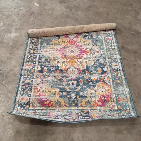 QUALITY DESIGNER AREA RUG - APPROXIMATELY 122X83CM