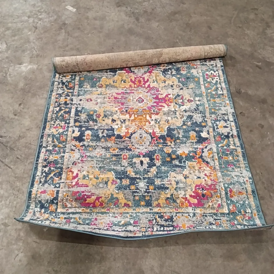 QUALITY DESIGNER AREA RUG - APPROXIMATELY 122X83CM