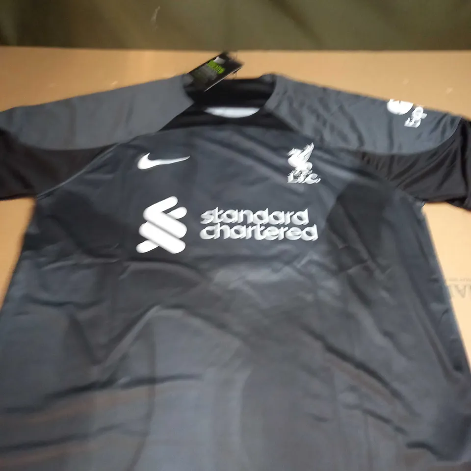 LIVERPOOL FC GOALKEEPER JERSEY WITH ALLISON.B 1 SIZE XXL