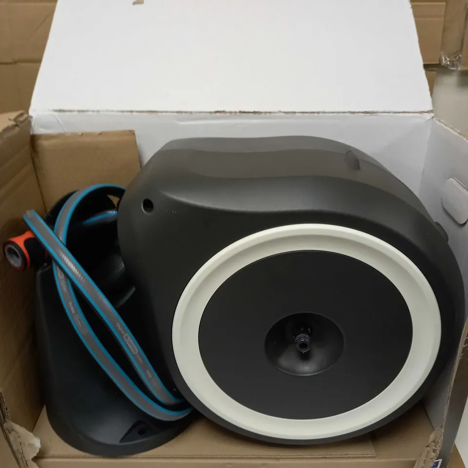 GARDENA 15M ROLL UP WALL MOUNTED HOSE BOX