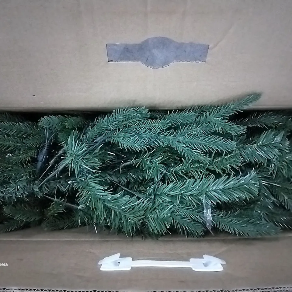 BOXED DELLONDA PRE-LIT ARTIFICAL CHRISTMAS TREE 5FT