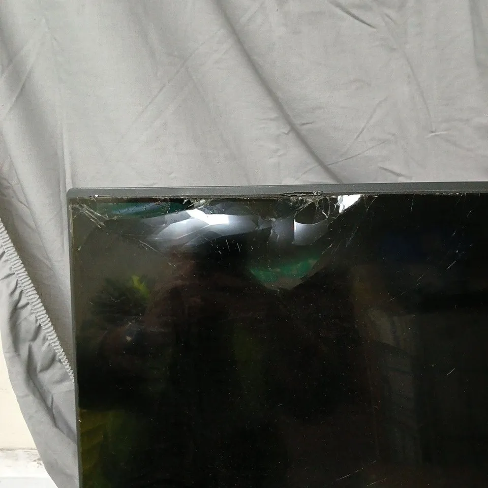 HISENSE 40" 40E5NQTUK SMART QLED TV DAMAGED SCREEN UNBOXED