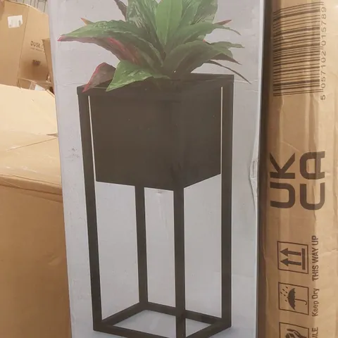 BOXED FLOWER POT STAND 