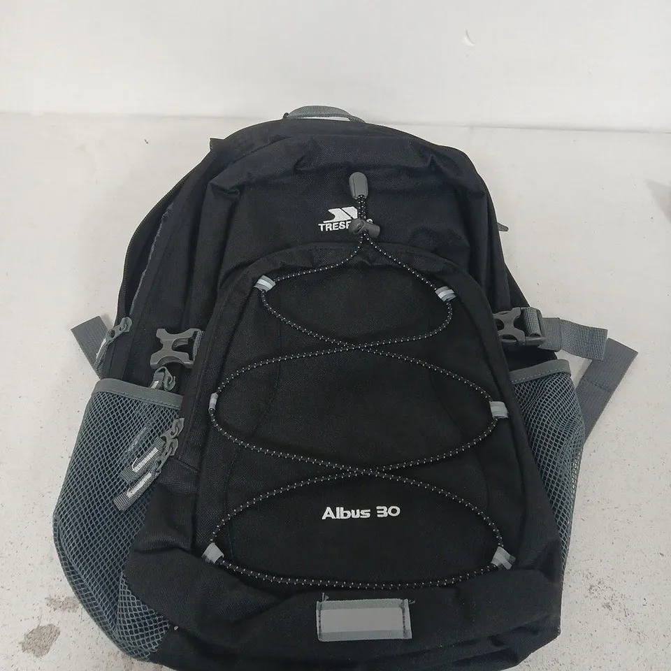 TRESPASS ALBUS 30 BACKPACK – BLACK
