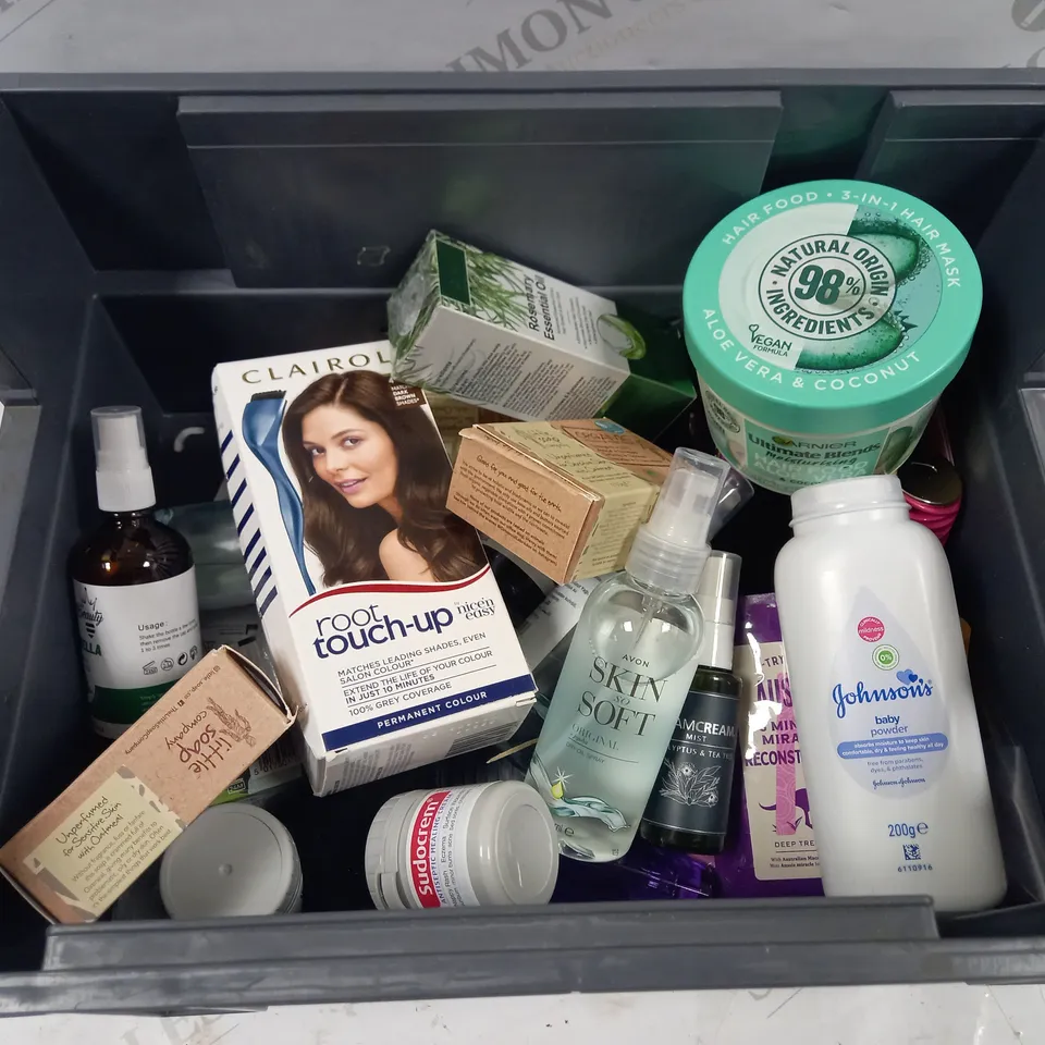 LOT TO CONTAIN APPROXIMATELY 25 ASSORTED WOMENS HEALTHCARE AND BEAUTY PRODUCTS, INCLUDES SOAPS, ESSENTIAL OILS AND CREAMS