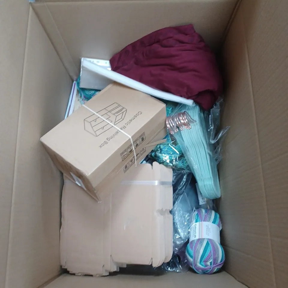 APPROXIMATELY 20 ASSORTED HOUSEHOLD ITEMS TO INCLUDE CLOTHES HANGERS, LED CAT AND KNITTING YARN