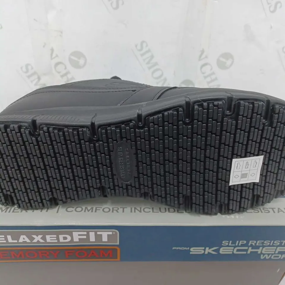 BOXED PAIR OF SKECHERS MENS NAMPA WORK TRAINERS BLACK SIZE 9