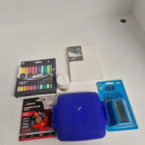 TOTE OF APPROXIMATELY 10 ASSORTED ITEMS INCLUDING OX 100 KNIFE BLADES, A MAGIC MICROWAVE AND CRAWFORD & BLACK CANVAS BOARDS