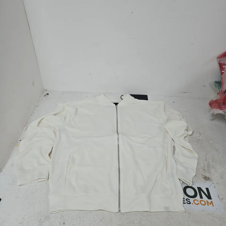 BOX OF APPROXIMATELY 25 ASSORTED CLOTHING ITEMS TO INCLUDE: SOULSTAR CARDIGAN