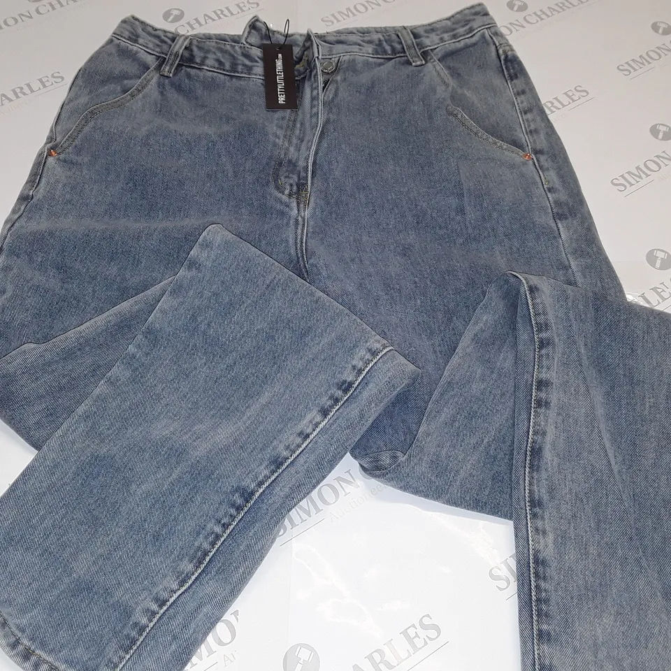 PRETTYLITTLETHING LIGHT WASHED DENIM JEANS - SIZE 14