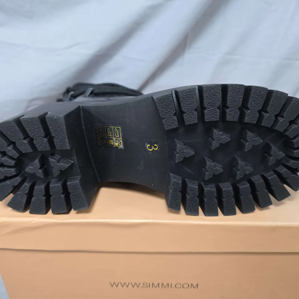 BOXED PAIR OF SLIMMI LONDON BANCE BOOTS IN BLACK - UK 3