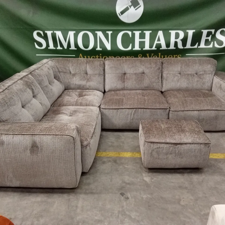 QUALITY DESIGNER ITALIAN MADE GRAVINA MODULAR FABRIC CORNER SOFA WITH FOOTSTOOL