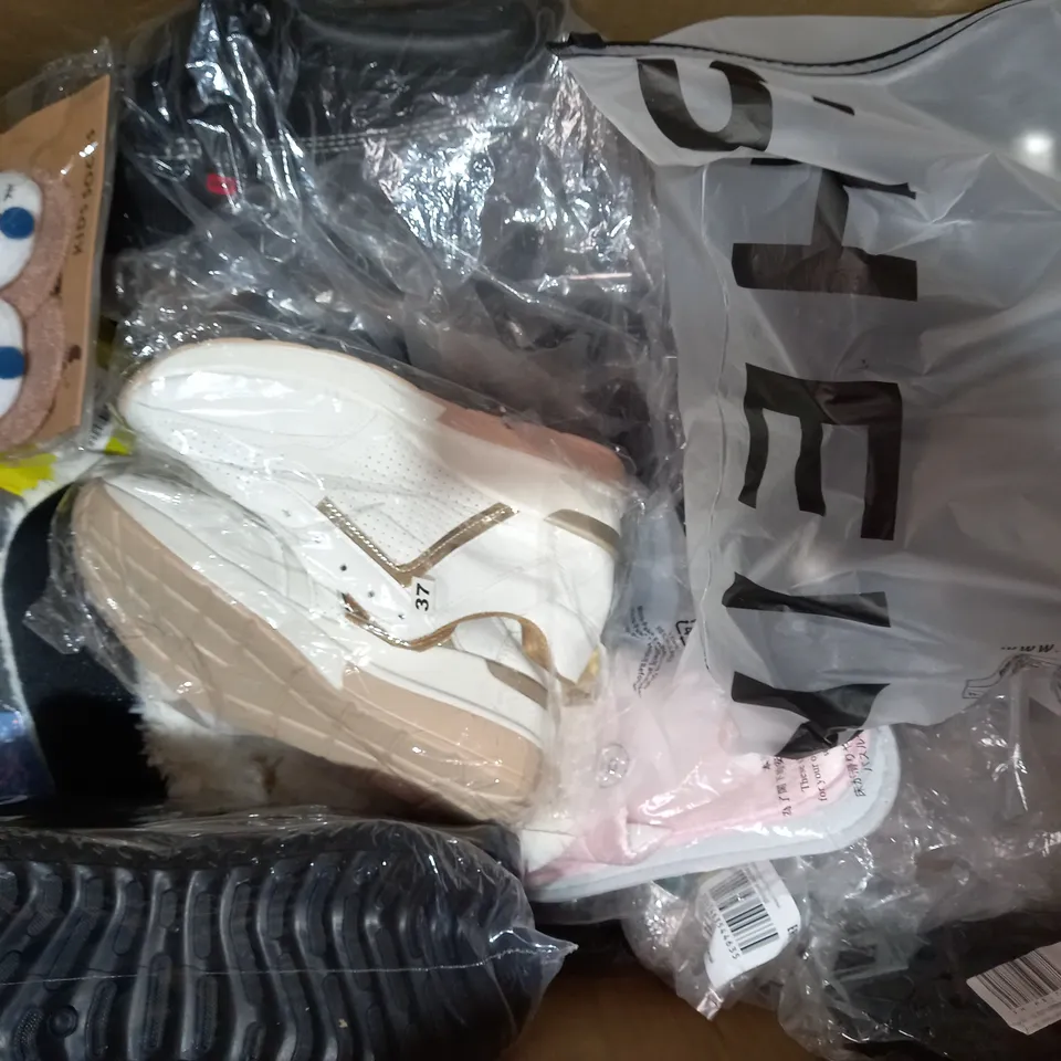 BOX OF APPROXIMATELY 15 ASSORTED PAIRS OF SHOES AND FOOTWEAR ITEMS IN VARIOUS STYLES AND SIZES TO INCLUDE BOUX, PEP & CO, INOV, ETC