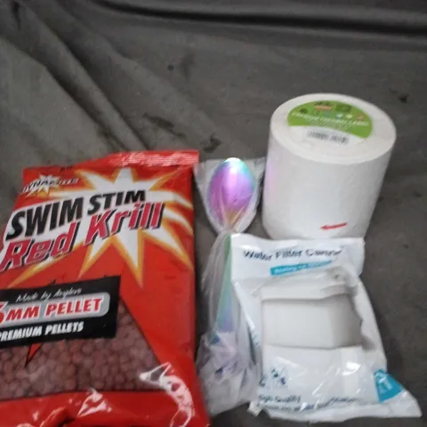 APPROXIMATELY 15 ASSORTED HOUSEHOLD ITEMS TO INCLUDE RED KRILL PELLETS, WATER FILTER CARTRIDGE AND CUTLERY
