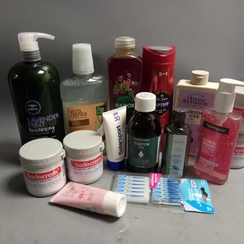 APPROXIMATELY 15 ASSORTED HEALTH AND BEAUTY PRODUCTS TO INCLUDE TEATREE LAVENDER MOISTURISING CONDITIONER, NEUTROGENA CLEAR & RADIANT FACE WASH, RHYME & REASON NOURISH & GLOSS SHAMPOO 