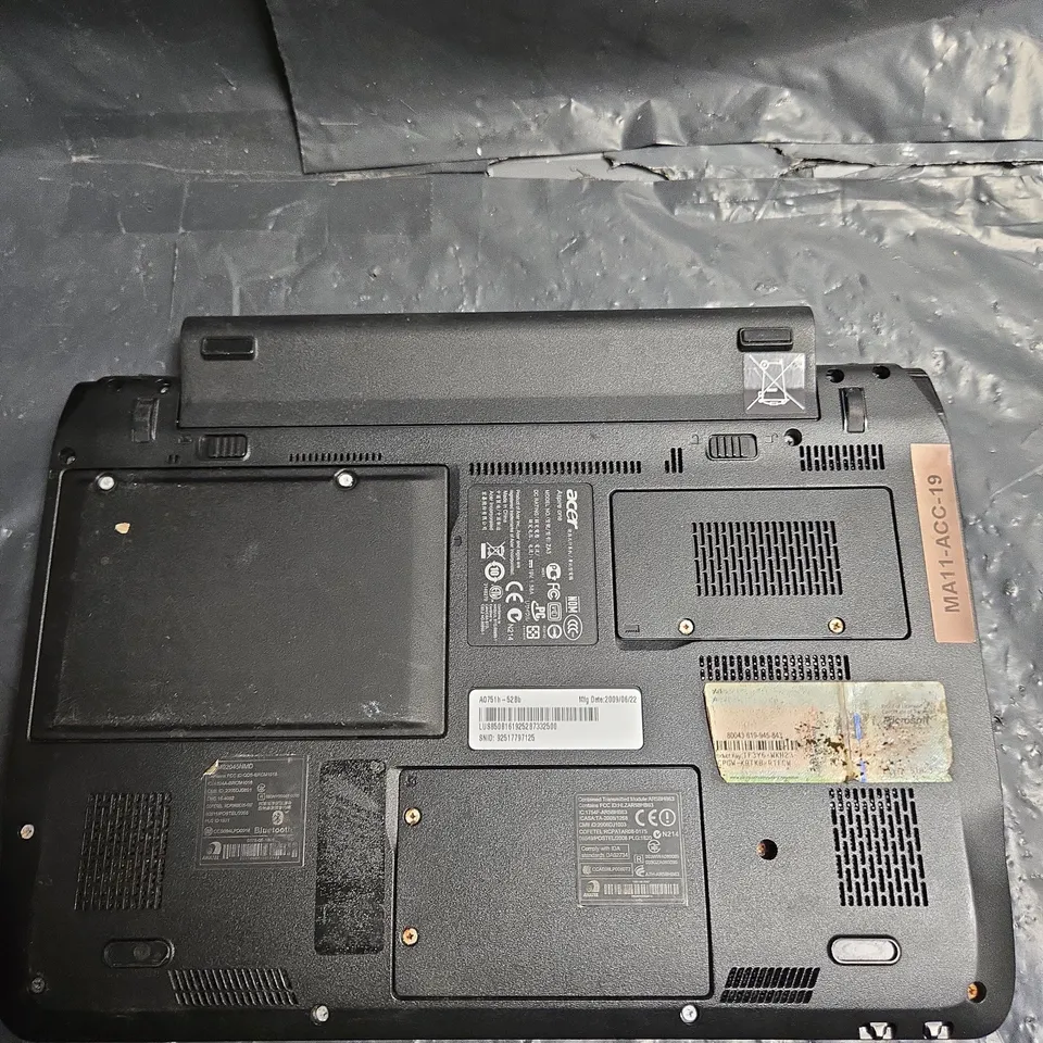 ACER ASPIRE ONE NETBOOK – BLUE - BCM92045NMD