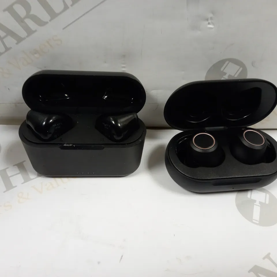 LOT OF APPROXIMATELY 10 EARBUDS AND HEADPHONES TO INCLUDE MIXX 0X1 WIRED HEADPHONES, TRUE WIRELESS EARBUDS WITH CHARGING CASE, JVC EARBUDS (HA-A3T), ETC