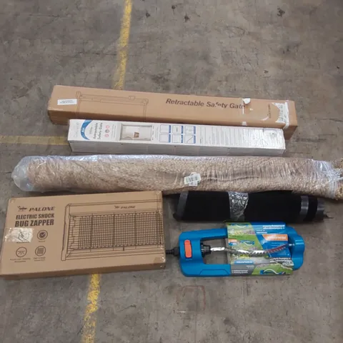PALLET OF ASSORTED ITEMS INCLUDING: RETRACTABLE SAFETY GATES, ELECTRIC BUG ZAPPER, RUG, DOOR MAT, OSCILLATING SPRINKLER ECT