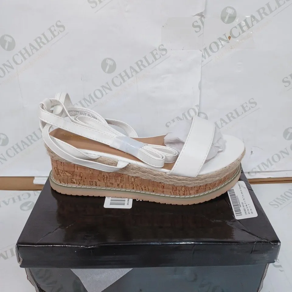 BOXED PAIR OF PRETTY-LITTLE-THING WIDE FIT PU TIE ANKLE ESPADRILLES - WHITE / SIZE: 7 UK 