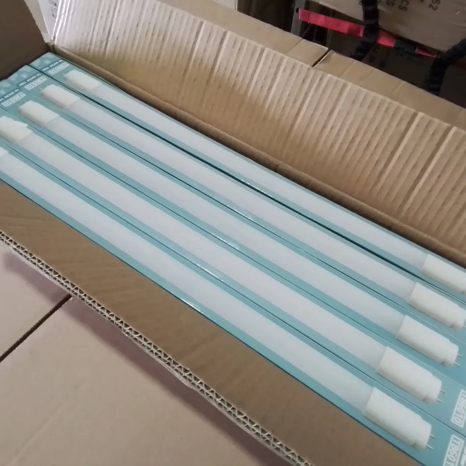 LOT OF 25 EMCO LED T8 60CM 10W LIGHT TUBES