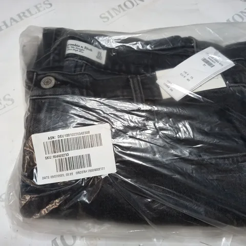 ABERCROMBIE & FINCH THE 90'S STRAIGHT DENIM JEANS SIZE 31