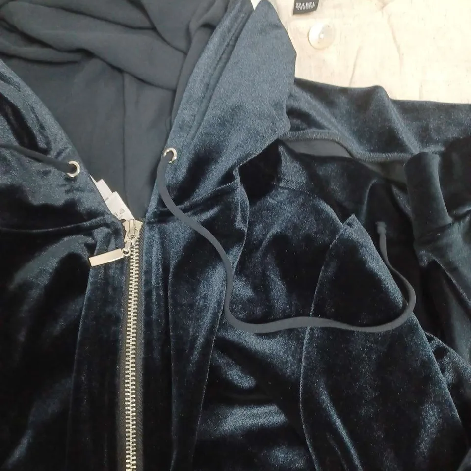 APRROX 20 DIFFERENT CLOTHING ITEMS IN VARIOUS SIZES AND COLOURS, VELOUR TRACK TOP AND DRESSES AND PANTS 