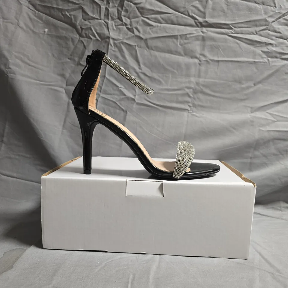 BOXED PAIR OF WHERE'S THAT FROM OPEN TOE STILETTO HEEL SANDALS IN BLACK W. DIAMANTE EFFECT SIZE EU SIZE 39