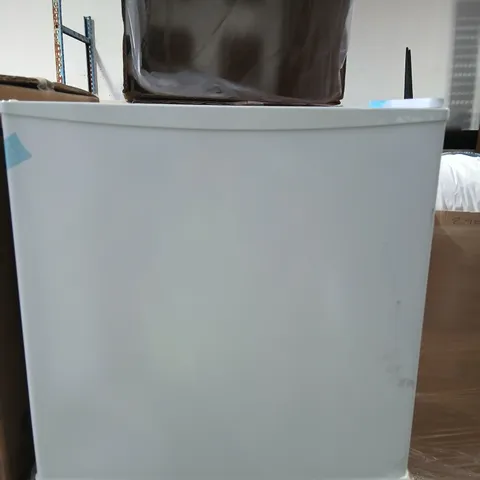 BOXED HS-52FN COUNTER TOP UPRIGHT FREEZER