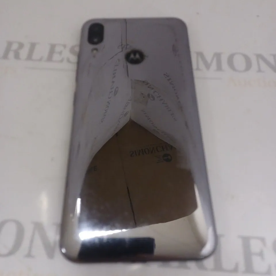 MOTOROLA MOBILE PHONE - SILVER