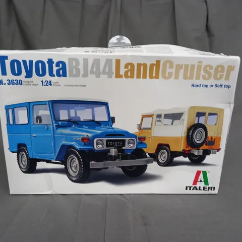 TOYOTA BJ44 LAND CRUISER SCALE 1:24
