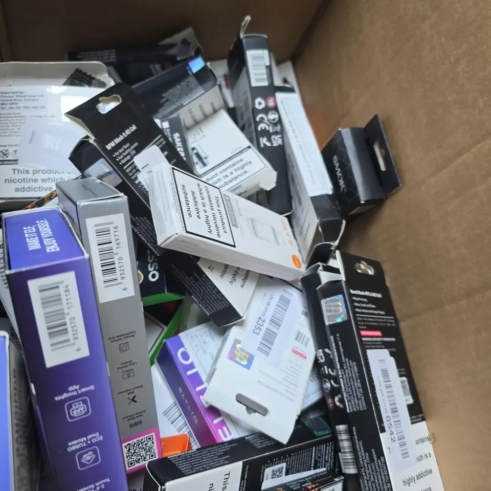 APPROXIMATELY 30 ASSORTED E-CIG PRODUCTS AND ACCESSORIES TO INCLUDE INNOKIN , GEEK VAPE AND ELFBAR