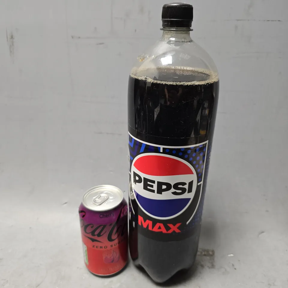 APPROXIMATELY 5 ASSORTED DRINKS ITEMS TO INCLUDE - PEPSI MAX , COCA COLA ZERO SUGAR CHERRY 