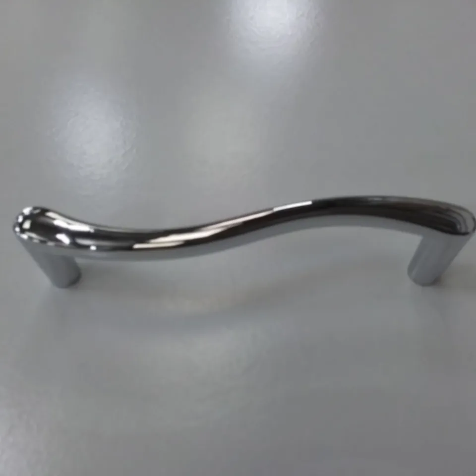 LARGE QUANTITY OF TALARA HANDLES IN POLISHED CHROME -104X19MM