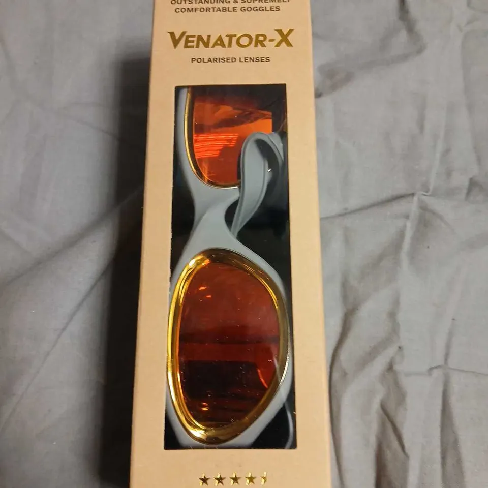 VENATOR-X POLARISED GOGGLES – WHITE FRAME WITH ORANGE LENSES