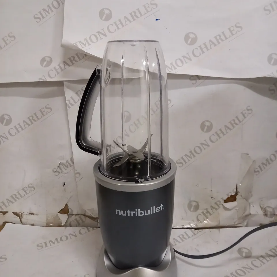 NUTRIBULLET BLENDER