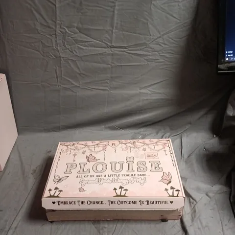 P LOUISE PINK MAKE-UP GIFT BOX SET - EMBRACE THE CHANGE, THE OUTCOME IS BEAUTIFUL