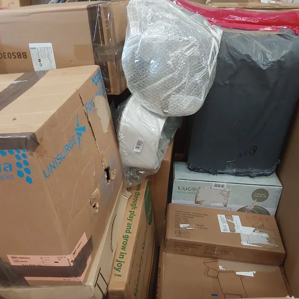 PALLET OF ASSORTED ITEMS INCLUDING: BABY CAR SEATS, BABY AUTO SWING CHAIR, ICE CREAM MAKER, COOKWARE SET, PORTABLE WARDROBE ECT