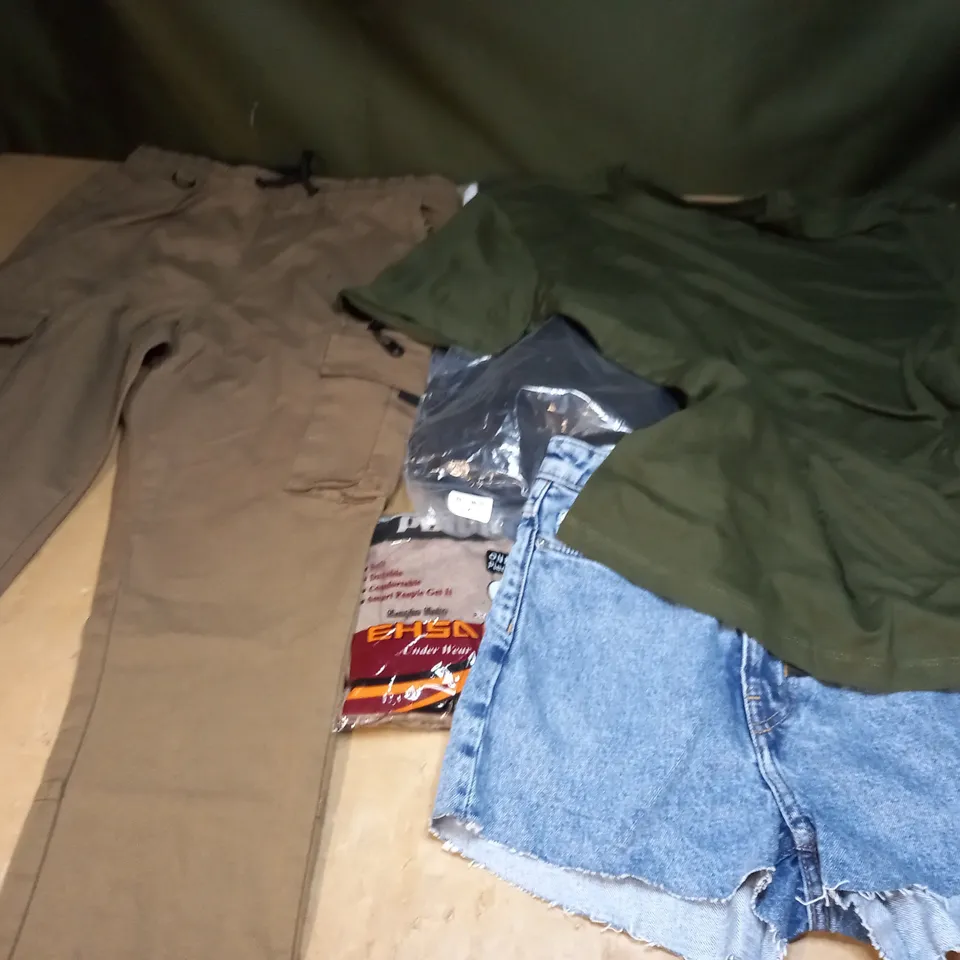 LARGE QUANTITY OF ASSORTED CLOTHING ITEMS TO INCLUDE - DRESSES, T-SHIRTS AND TROUSERS