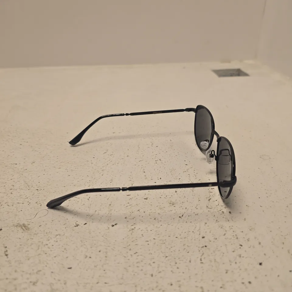 CIRCULR SUNGLASSES – BLACK METAL AVIATOR STYLE WITH BLACK HARD CASE