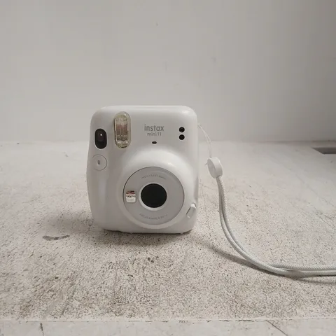 FUJIFILM INSTAX MINI 11 CAMERA UNBOXED