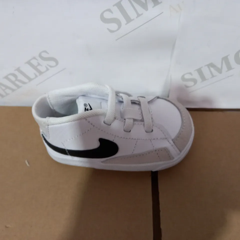 PAIR OF NIKE WHITE/BLACK TRAINERS SIZE TODDLER 2.5